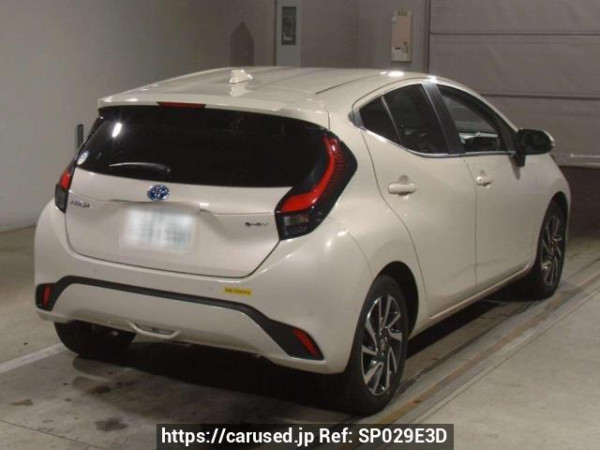 Used 2024 AT toyota aqua MXPK11 Image[1]