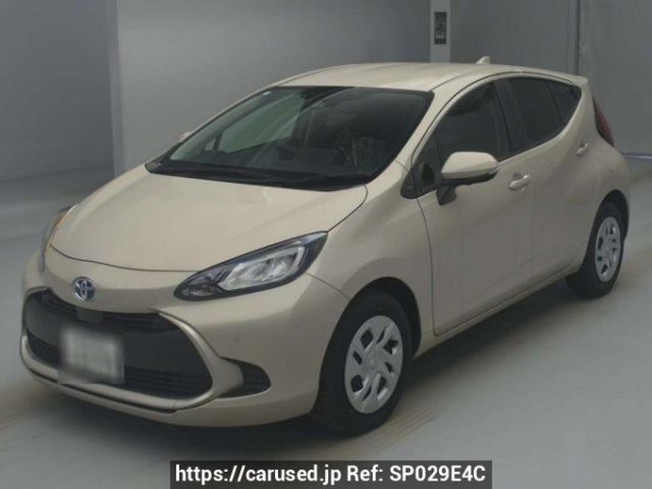 Used 2025 AT toyota aqua MXPK11 Image[0]