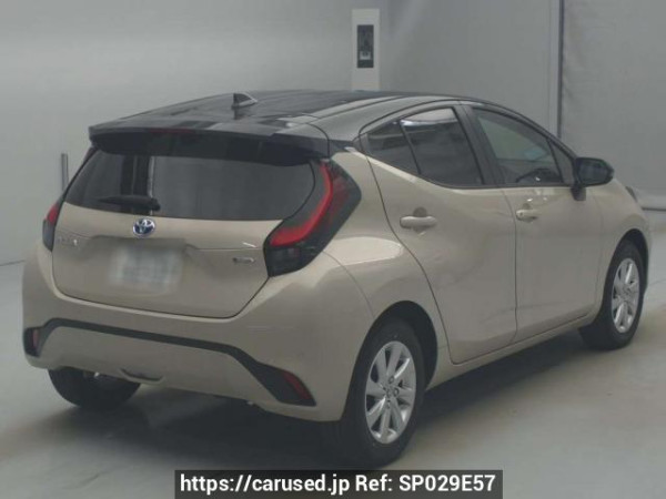 Used 2025 AT toyota aqua MXPK11 Image[1]