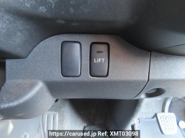 Used 2005 AT toyota hiace-van TRH200K Image[32]