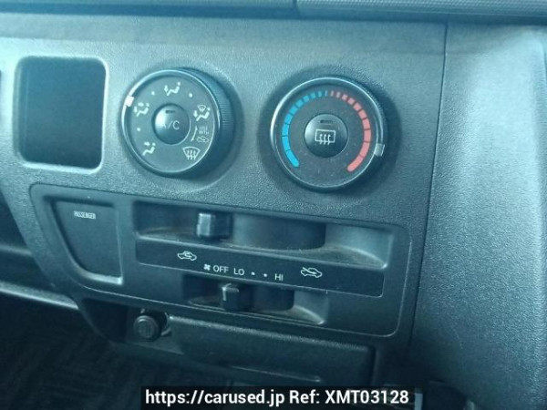 Used 2005 AT toyota hiace-van KDH205V Image[23]