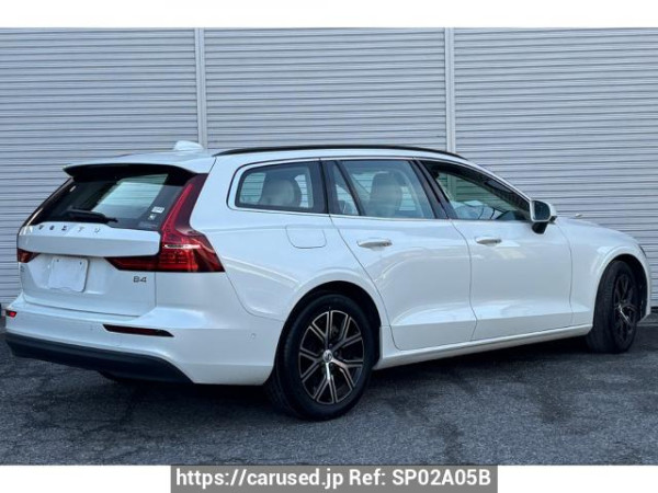 Used 2022 AT volvo v60 ZB420TM Image[1]