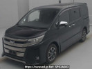 Toyota Noah ZRR85W