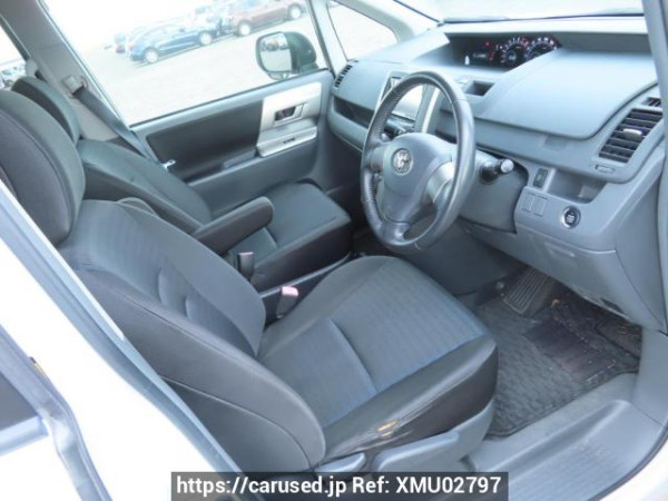 Used 2010 AT toyota voxy ZRR70W Image[14]