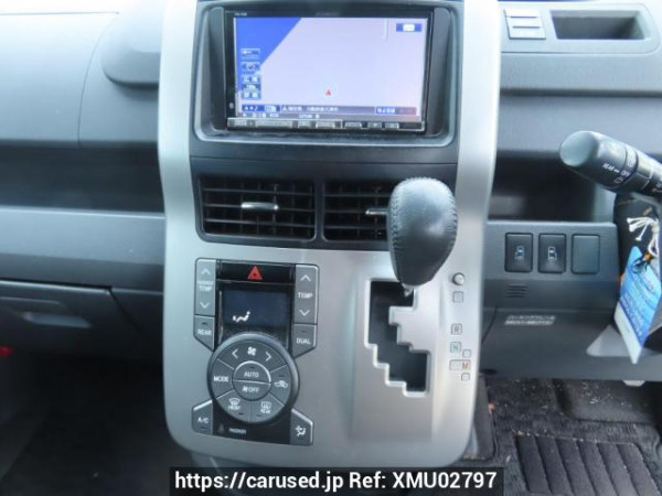 Used 2010 AT toyota voxy ZRR70W Image[29]