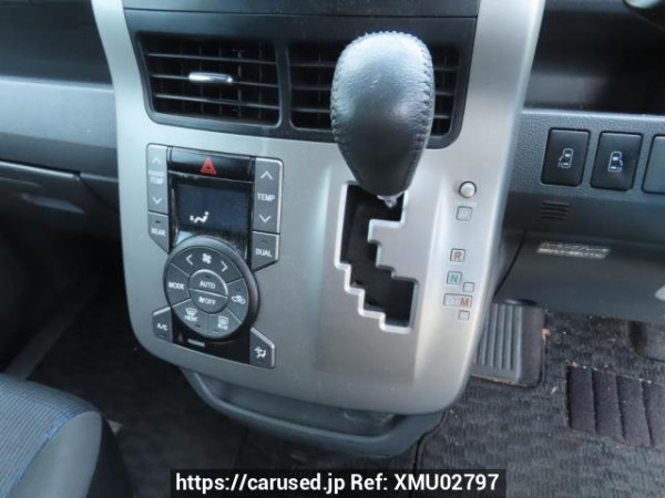 Used 2010 AT toyota voxy ZRR70W Image[31]
