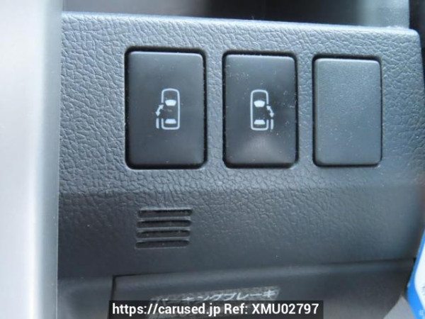 Used 2010 AT toyota voxy ZRR70W Image[33]