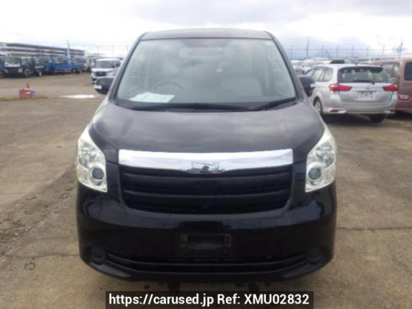 Used 2007 AT toyota noah ZRR70G Image[1]