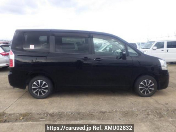 Used 2007 AT toyota noah ZRR70G Image[7]