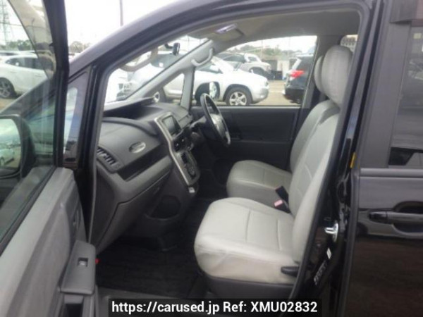 Used 2007 AT toyota noah ZRR70G Image[12]