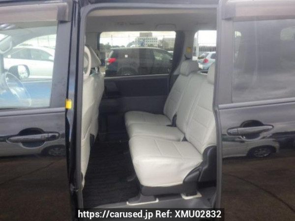 Used 2007 AT toyota noah ZRR70G Image[14]