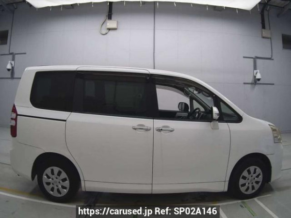 Used 2013 AT toyota noah ZRR70G Image[2]