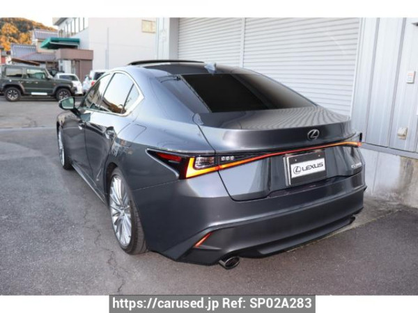 Used 2023 AT lexus is AVE30 Image[1]