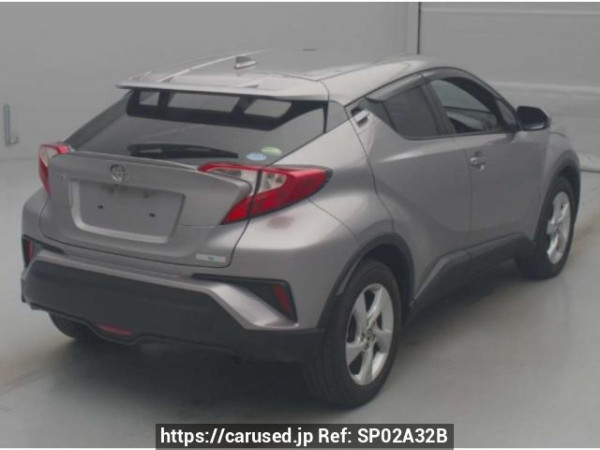 Used 2017 AT toyota c-hr NGX50 Image[1]