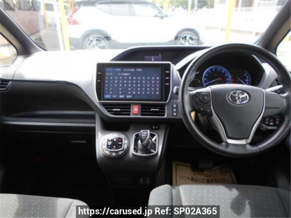 Used 2016 AT toyota noah ZWR80G Image[1]