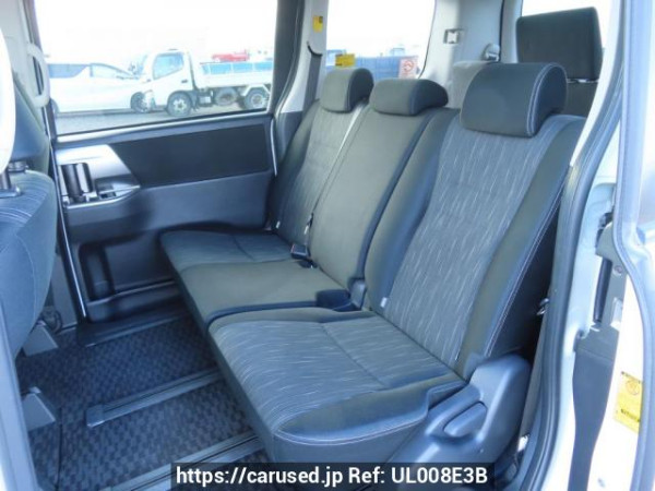 Used 2011 AT toyota voxy ZRR70W Image[21]