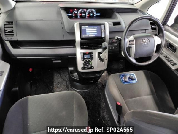 Used 2011 AT toyota noah ZRR75G Image[2]