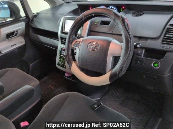 Used 2012 AT toyota noah ZRR70G Image[2]