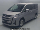 Toyota Noah MZRA95W