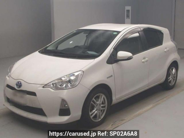 Used 2013 AT toyota aqua NHP10 Image[0]