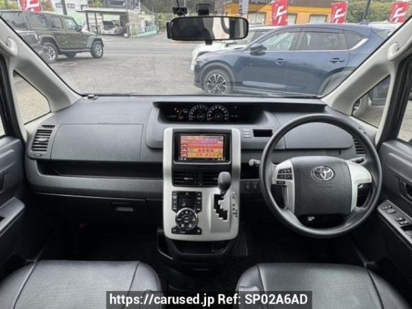 Used 2013 AT toyota voxy ZRR70G Image[1]