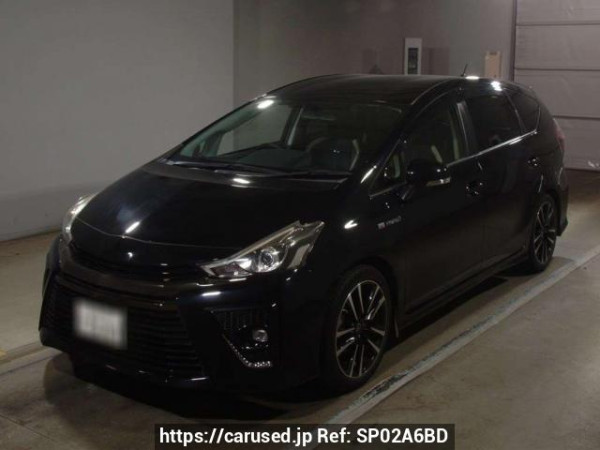 Used 2015 AT toyota prius-alpha ZVW41W Image[0]