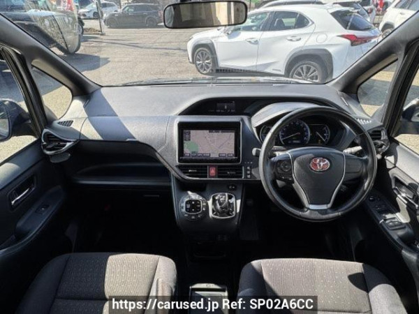 Used 2014 AT toyota voxy ZWR80G Image[1]