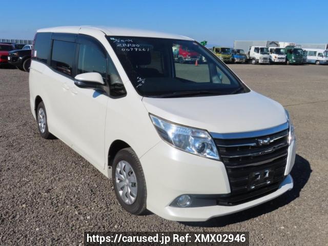 Buy Used 2015 Toyota Noah ZRR80G (XMX02946) - Carused.jp