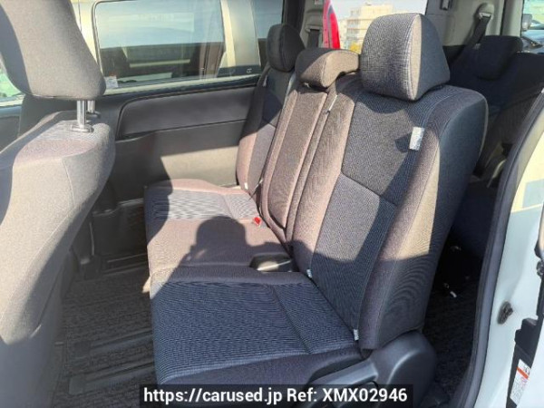 Used 2015 AT toyota noah ZRR80G Image[11]