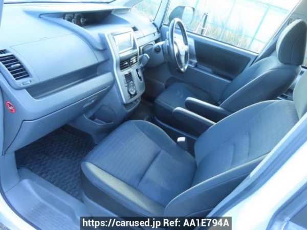 Used 2009 AT toyota voxy ZRR70W Image[16]