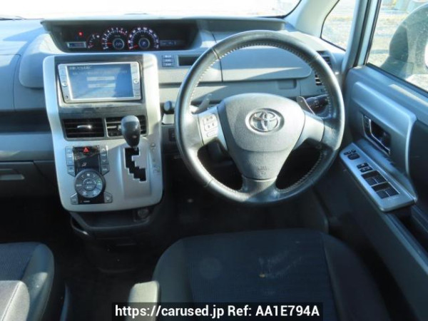 Used 2009 AT toyota voxy ZRR70W Image[25]