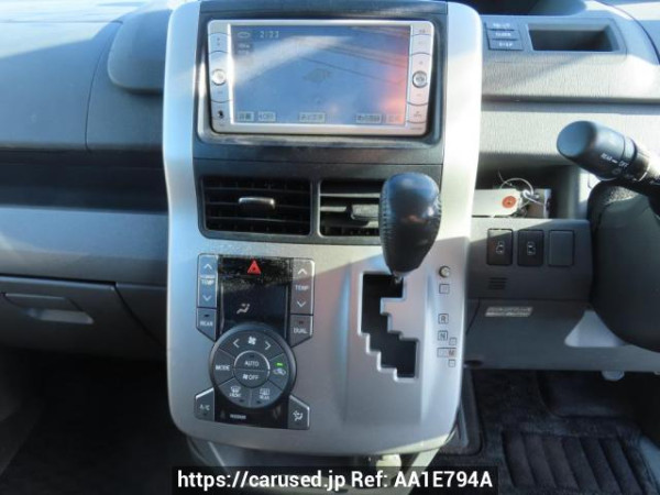 Used 2009 AT toyota voxy ZRR70W Image[28]