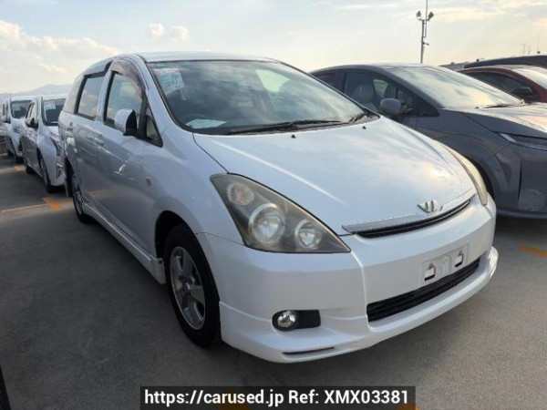 Used 2005 AT toyota wish ZNE10G Image[0]