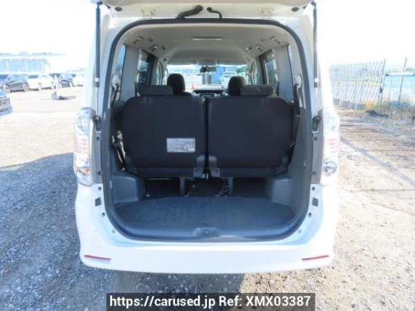 Used 2008 AT toyota voxy ZRR70W Image[8]
