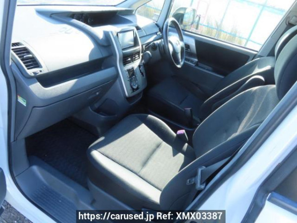Used 2008 AT toyota voxy ZRR70W Image[16]