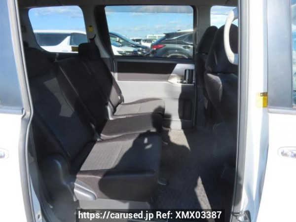Used 2008 AT toyota voxy ZRR70W Image[18]