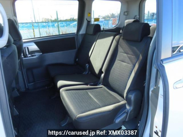 Used 2008 AT toyota voxy ZRR70W Image[21]