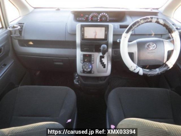 Used 2007 AT toyota noah ZRR70G Image[18]