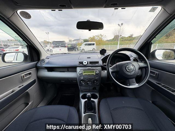 Used 2004 AT mazda demio UA-DY3W Image[1]
