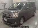 Toyota Noah ZRR70W