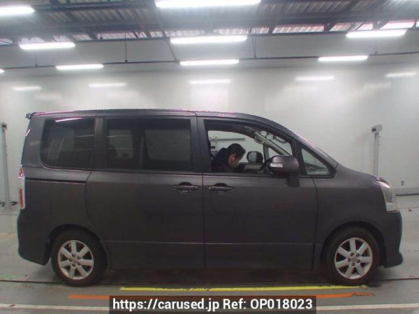 Used 2009 AT toyota noah ZRR70W Image[2]