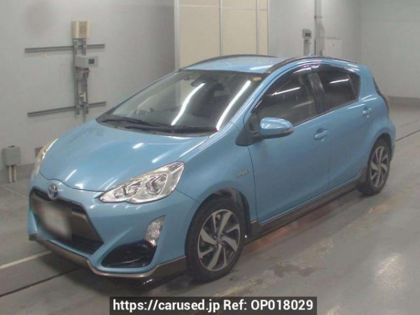 Used 2017 AT toyota aqua NHP10 Image[0]