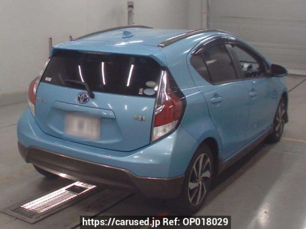 Used 2017 AT toyota aqua NHP10 Image[1]