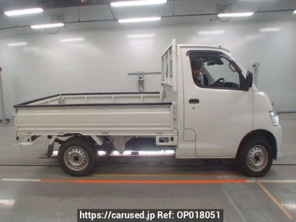 Used 2020 MT toyota townace-truck S413U Image[2]