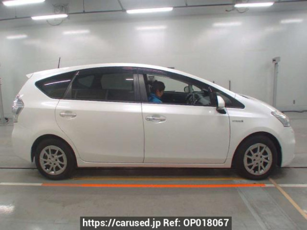 Used 2014 AT toyota prius-alpha ZVW40W Image[2]