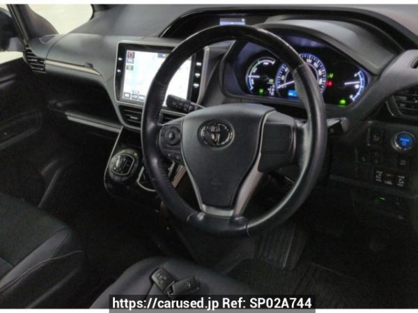 Used 2017 AT toyota esquire ZWR80G Image[2]