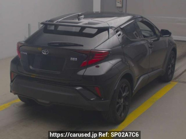 Used 2022 AT toyota c-hr ZYX11 Image[1]