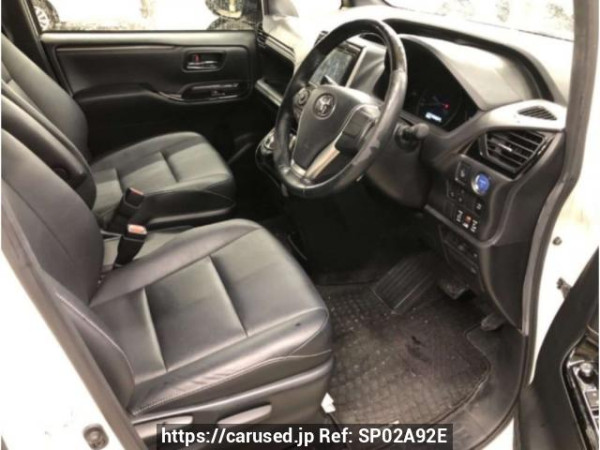 Used 2018 AT toyota esquire ZWR80G Image[2]