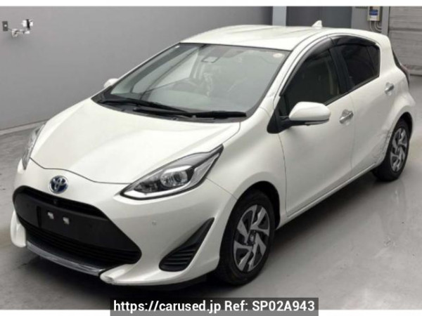 Used 2021 AT toyota aqua NHP10 Image[0]