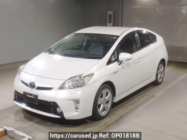 Used 2014 AT toyota prius ZVW30 Image[0]